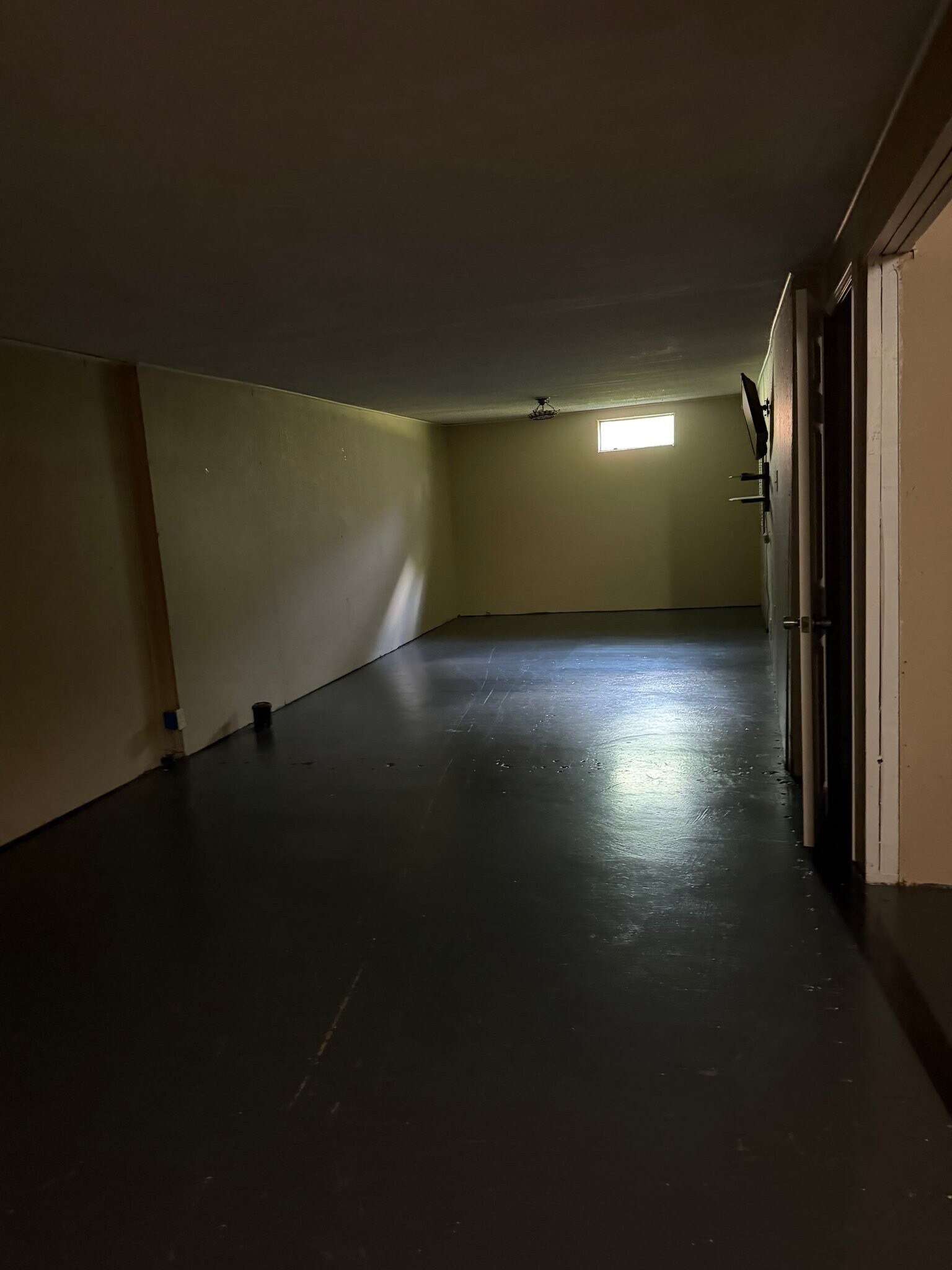 Building Photo - 5900 Carmelwood Cir