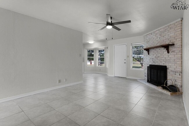 Building Photo - 4837 Colleen Dr