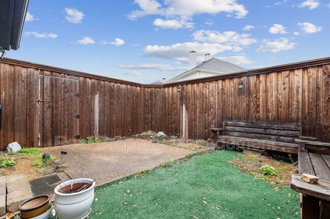 Building Photo - 6223 Bentwood Trail