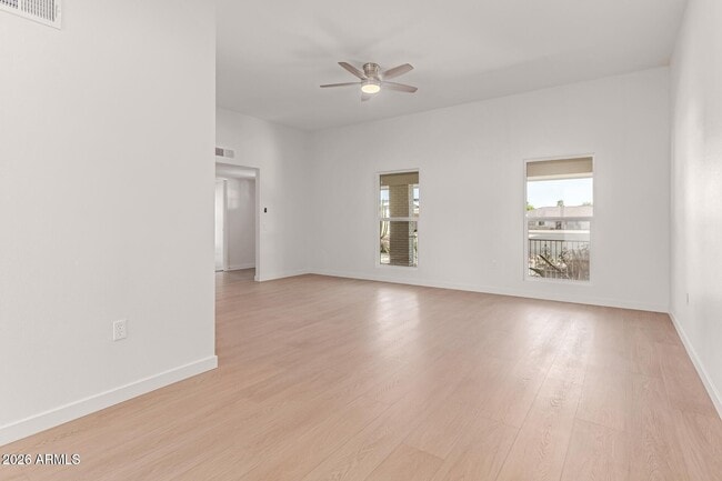 Building Photo - 16853 N Meadow Park Dr