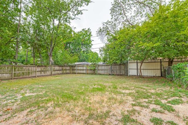 Building Photo - 1817 Oakhurst Dr