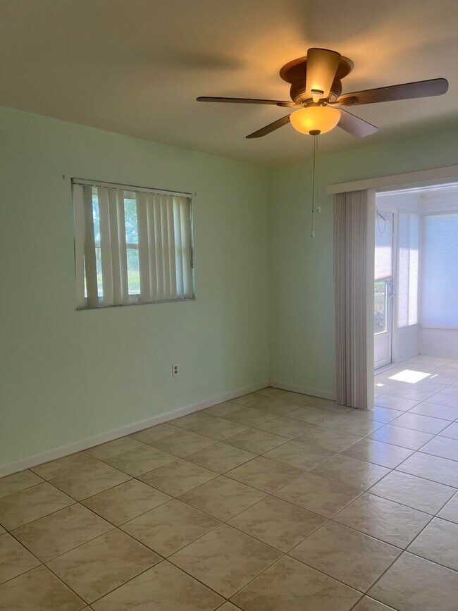 Building Photo - 205 Andover Pl