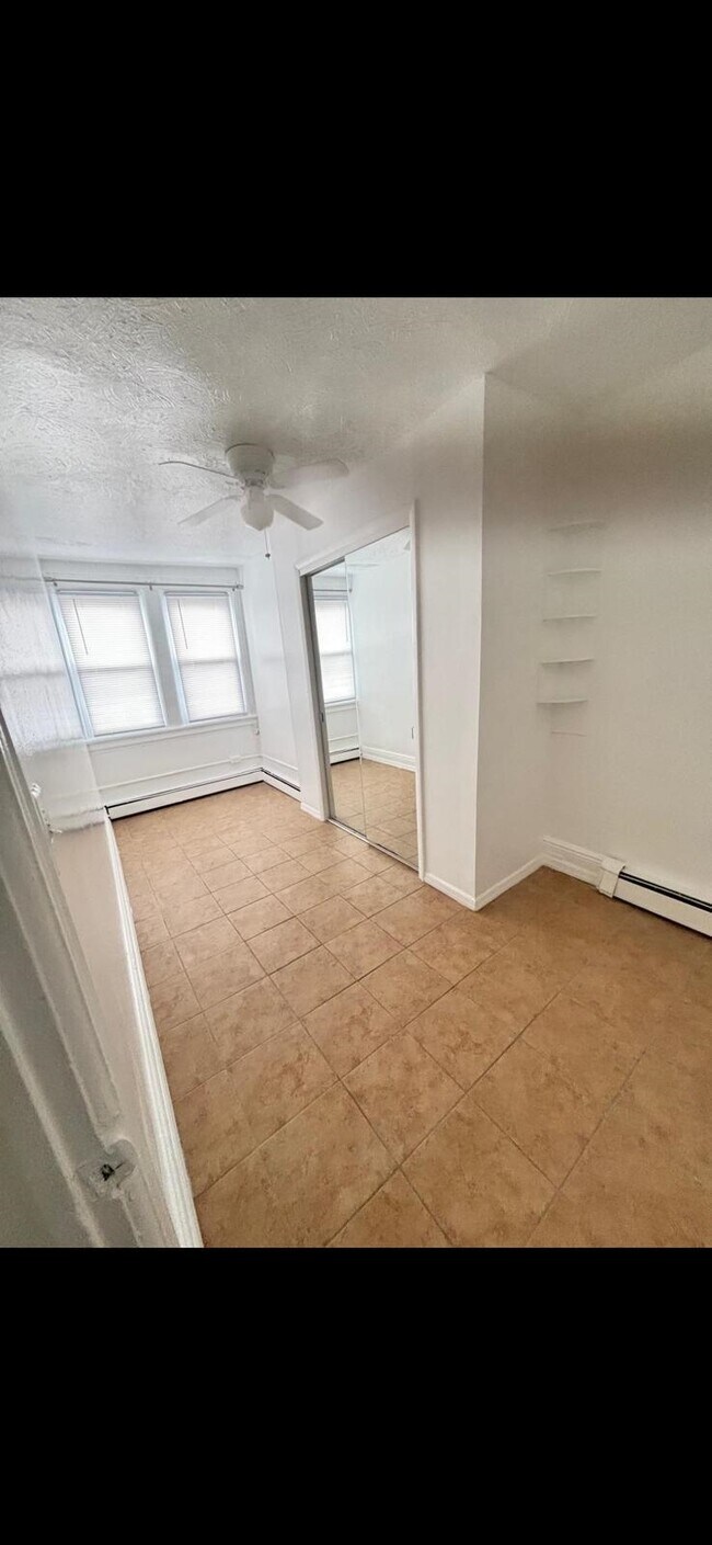 Building Photo - 59 46th St