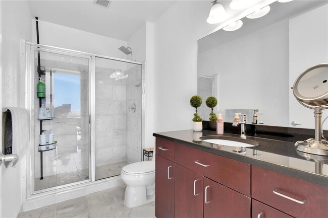 Building Photo - 150 E Robinson St