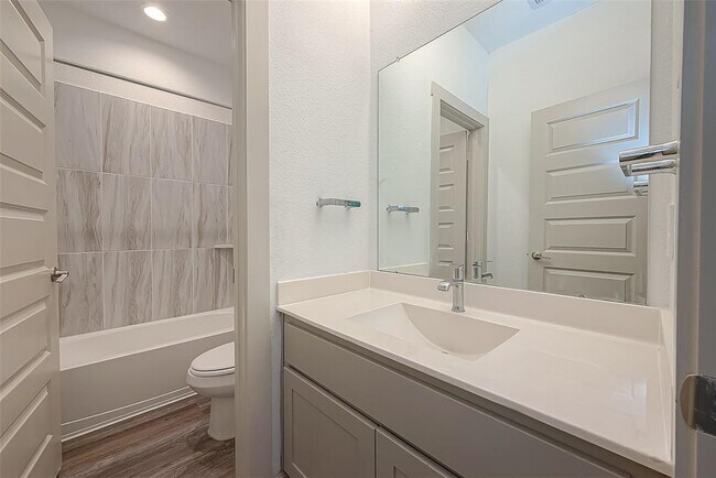 Building Photo - 29326 Red Rocks Pk Dr