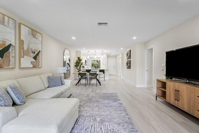 Building Photo - 52 Stratford Ln W