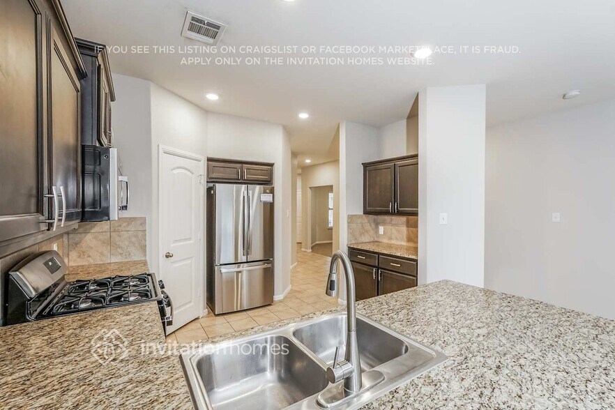 Building Photo - 848 Wylie St