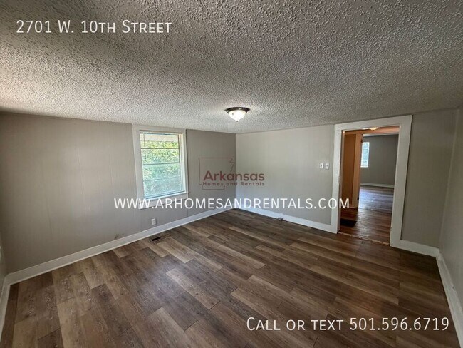 Building Photo - 2701 W 10th St