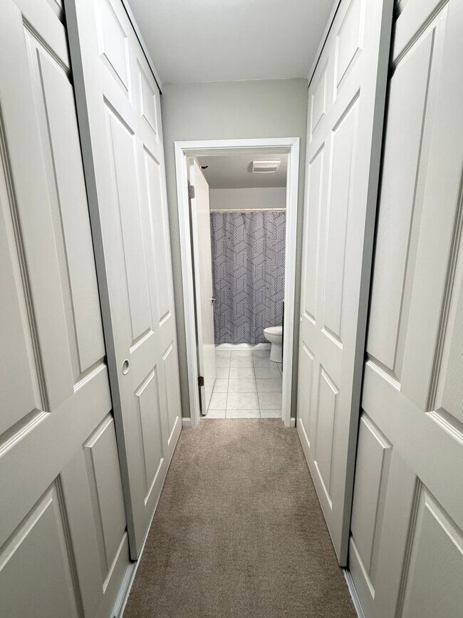 Building Photo - Updated 2BD/2BA Condo – Prime San Mateo Location!