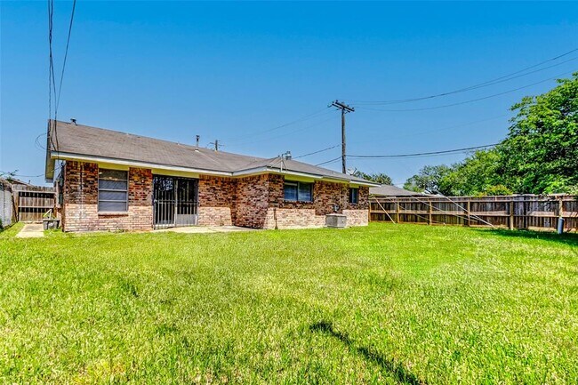 Building Photo - 5318 Botany Ln