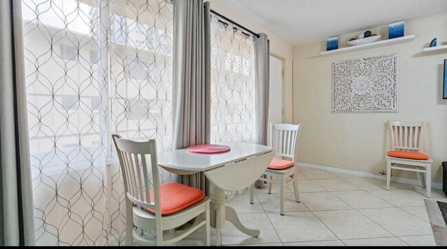 Building Photo - Fully Furnished Pet Friendly  Waikiki 1-Bedroom Condo Near Ala Moana