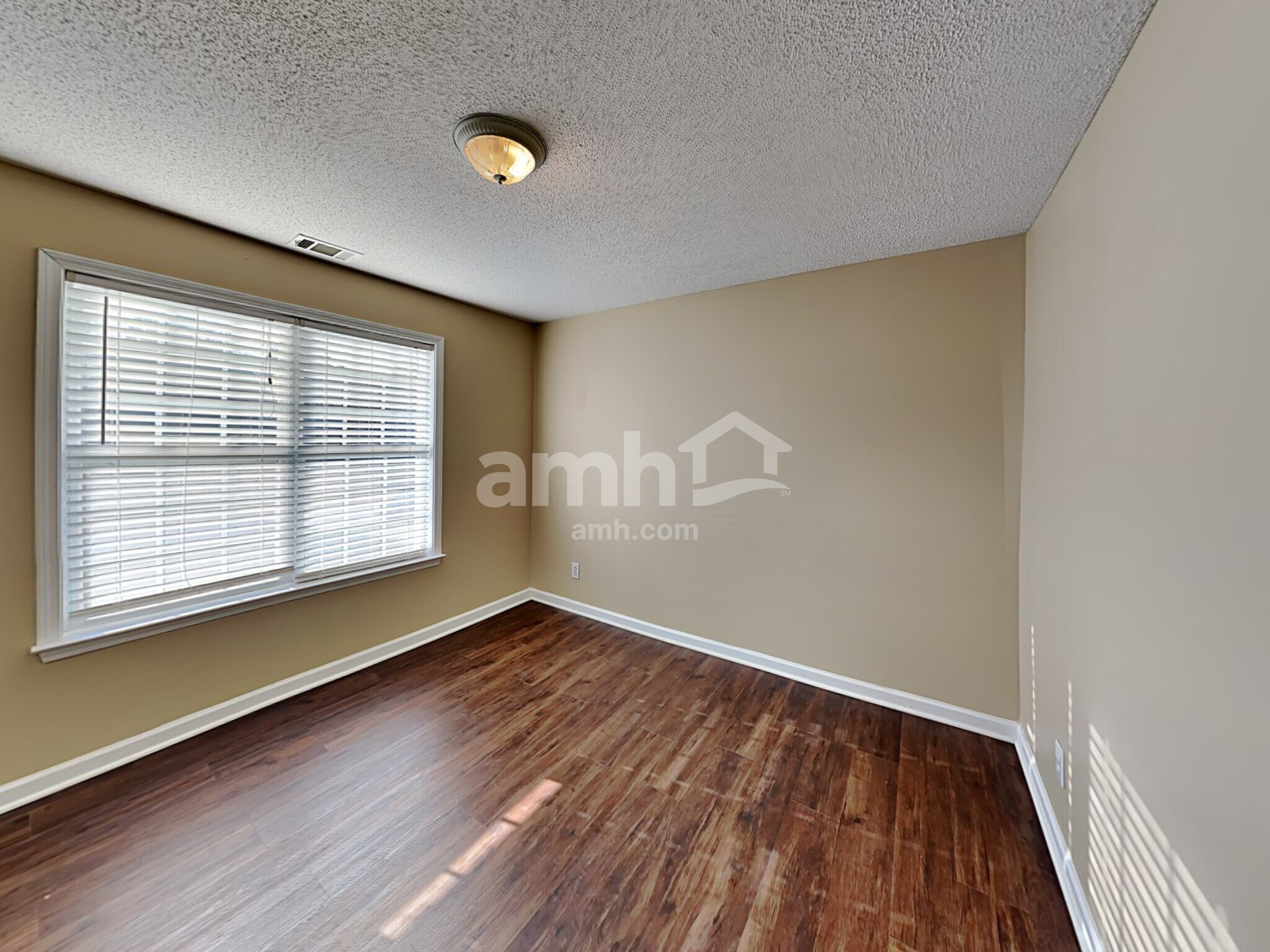 Building Photo - 47 Trotters Way