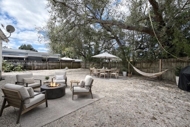 Building Photo - 911 NW 57th St