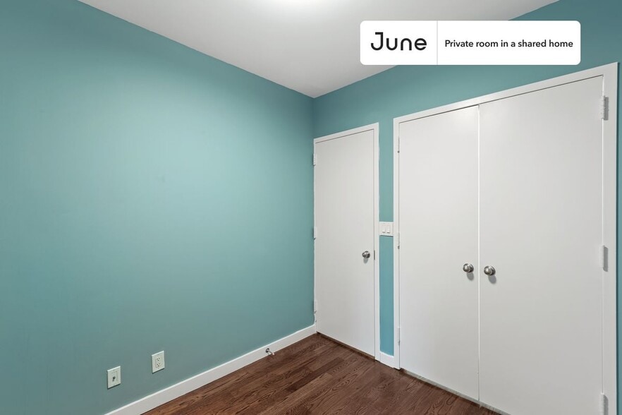 Building Photo - Room in Shared 3 bed/1 bath home