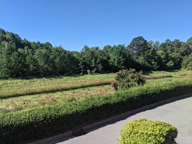 Building Photo - 3 Bedroom End Unit with Garage!