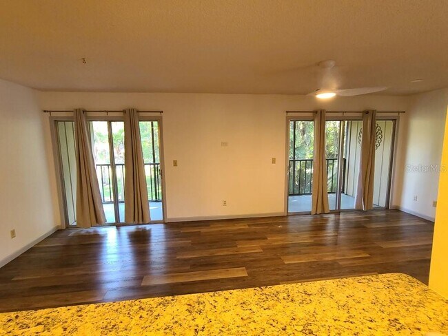 Building Photo - 120 Hibiscus Woods Ct