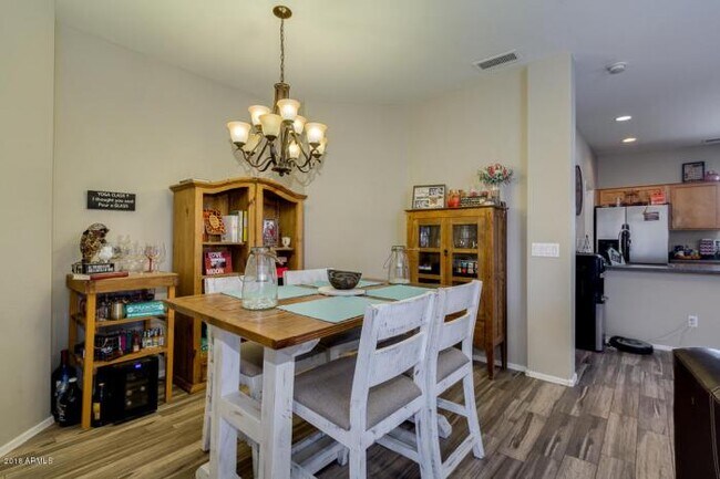 Building Photo - 3 bedroom in Mesa AZ 85209