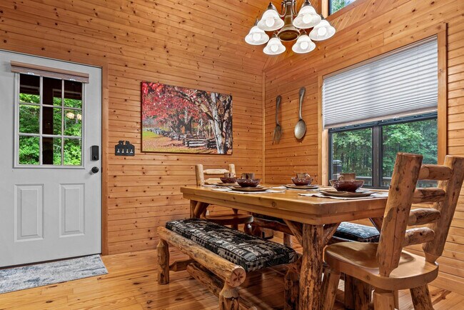 Building Photo - 4050 Henson Rd