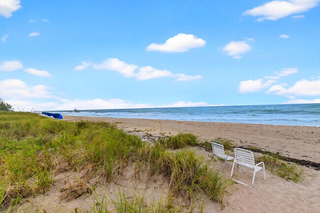 Building Photo - 817 N Ocean Blvd