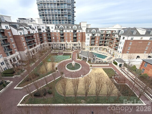 Building Photo - 300 W 5th St