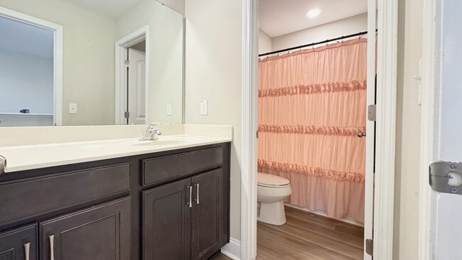 Building Photo - 1910 Pennypacker Ln