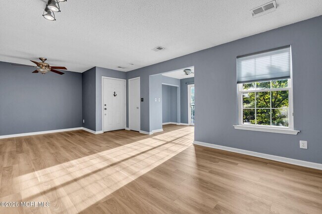 Building Photo - 106 Frontier Way