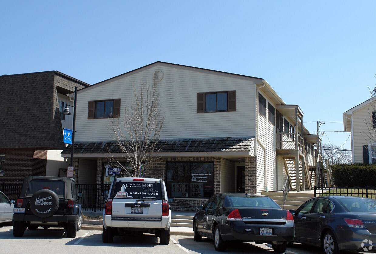 Building Photo - 10 Main St