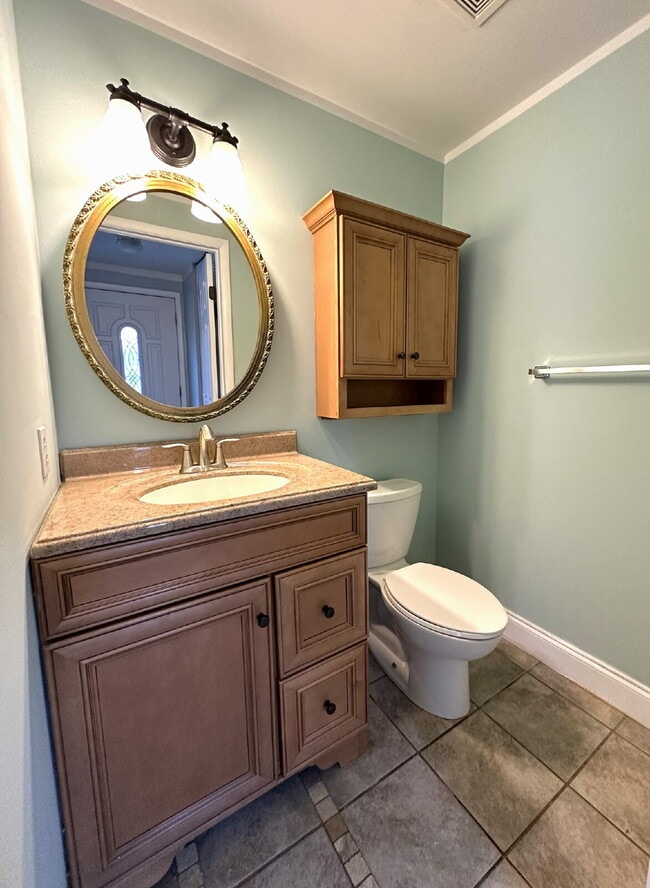 Building Photo - 3 Bedroom Duplex in Westminster