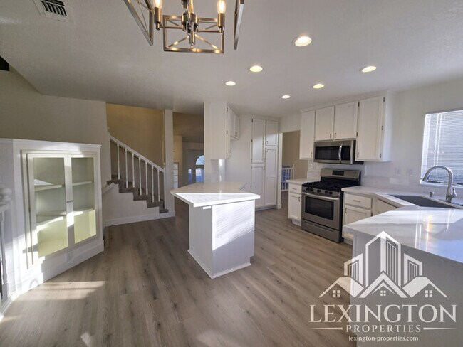 Building Photo - Beautifully Updated, 4BD/3BA, Home in Rocklin – Excellent Location!