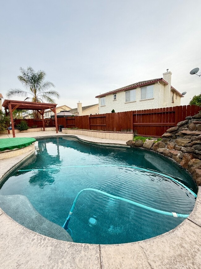 Building Photo - 3910 Mira Sol Dr