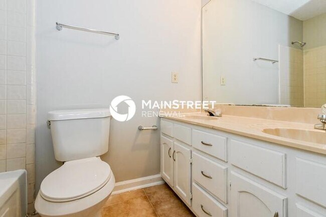 Building Photo - 4 Bedroom Pet-Friendly Home in MEMPHIS, TN with Main Street Renewal