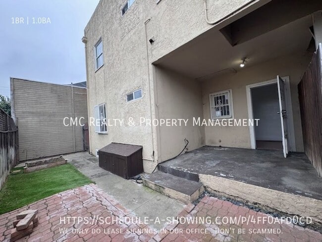 Building Photo - 1535 E Florida St