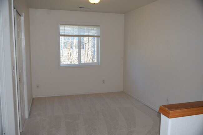 Building Photo - 6321 NE 59th Ct