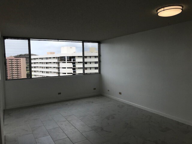 Building Photo - 2-bedrrom, 1-bath Lakeview Gardens