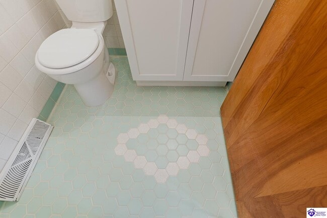 Building Photo - 509 N Mantle Ave