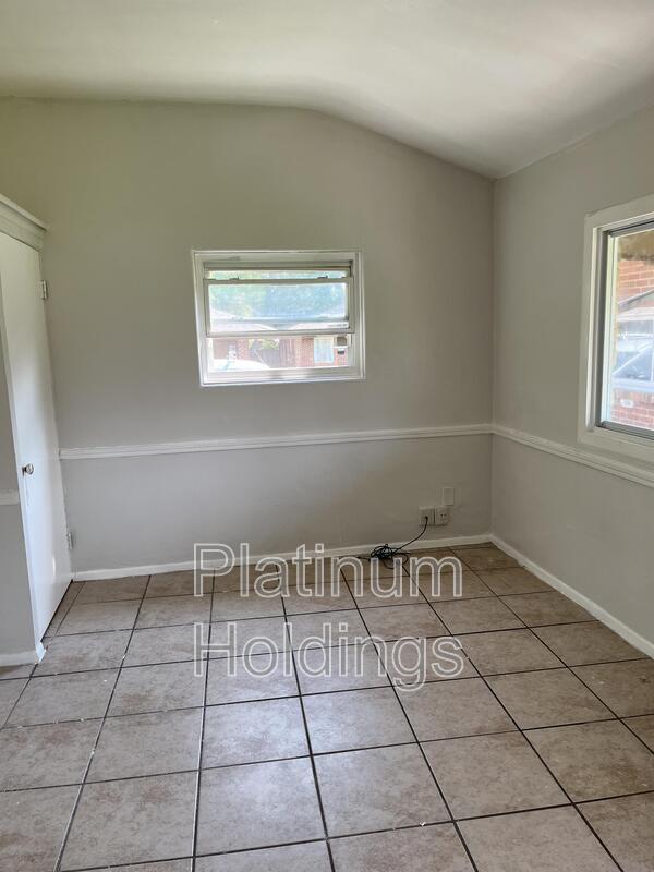 Building Photo - 1063 Neville Ave