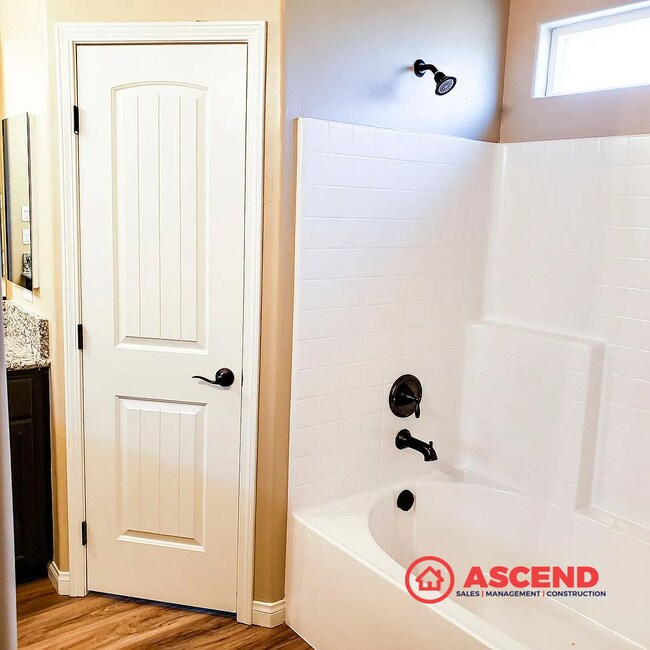 Building Photo - 4 Bedroom 2 Bath Newly Constructed Home