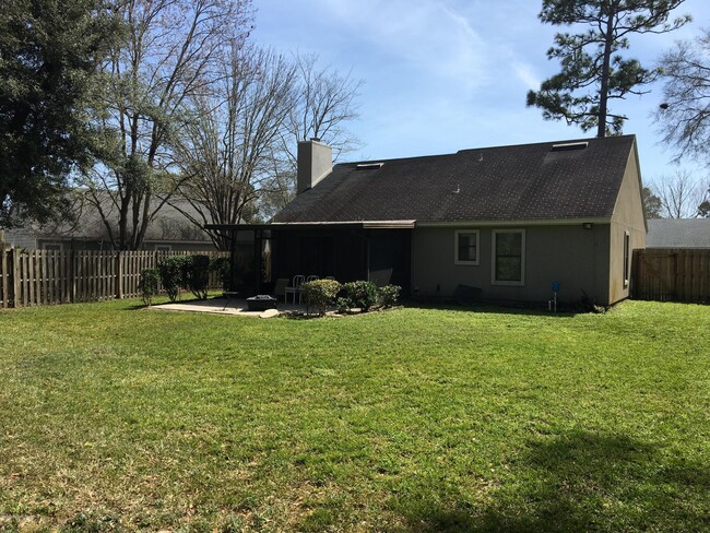 Building Photo - 14171 Drakes Point Dr