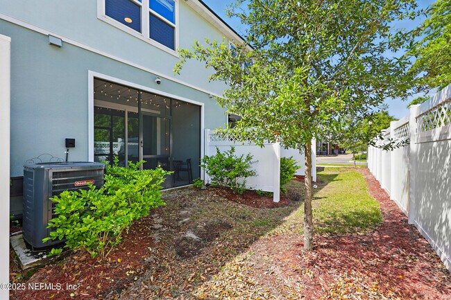 Building Photo - 417 Running Wds St