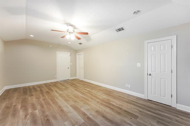 Building Photo - 102 E Barton St