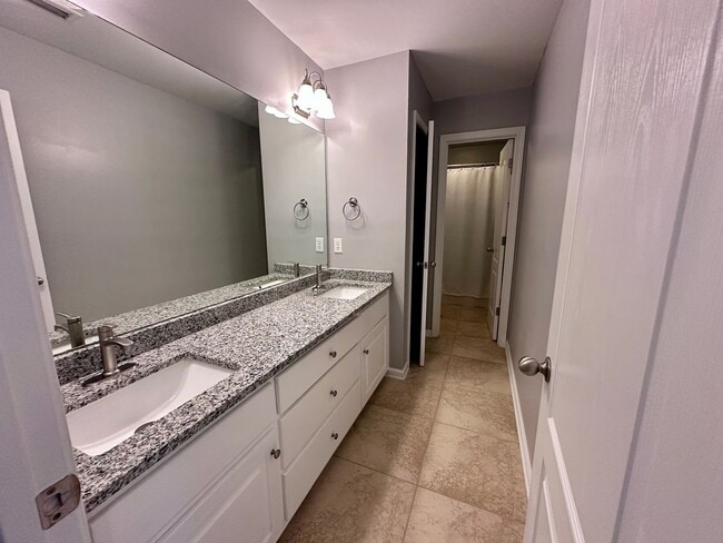 Building Photo - Available NOW -104 Planters Court