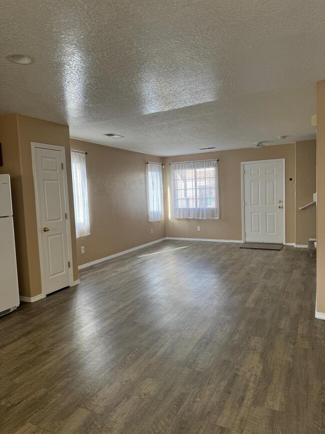 Building Photo - 10920 Tomatillo Ln SE