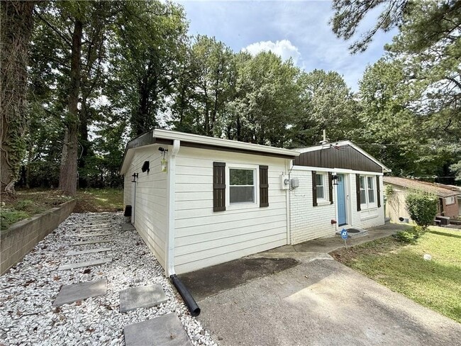 Primary Photo - 3188 Delmar Ln NW