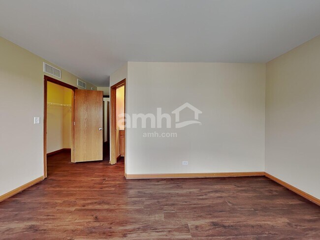 Building Photo - 211 Barrett Dr
