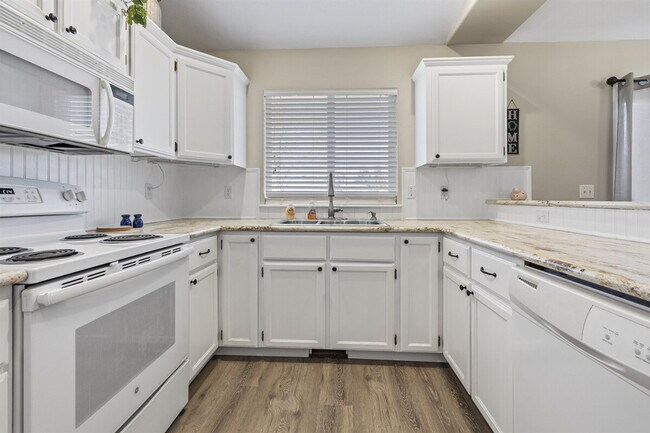 Building Photo - 7302 Bay Meadows Dr