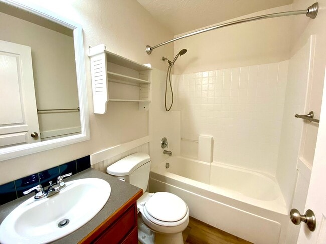 Building Photo - 4 bedroom PLUS office or 5th bedroom in NW Meridian Avail Mid August