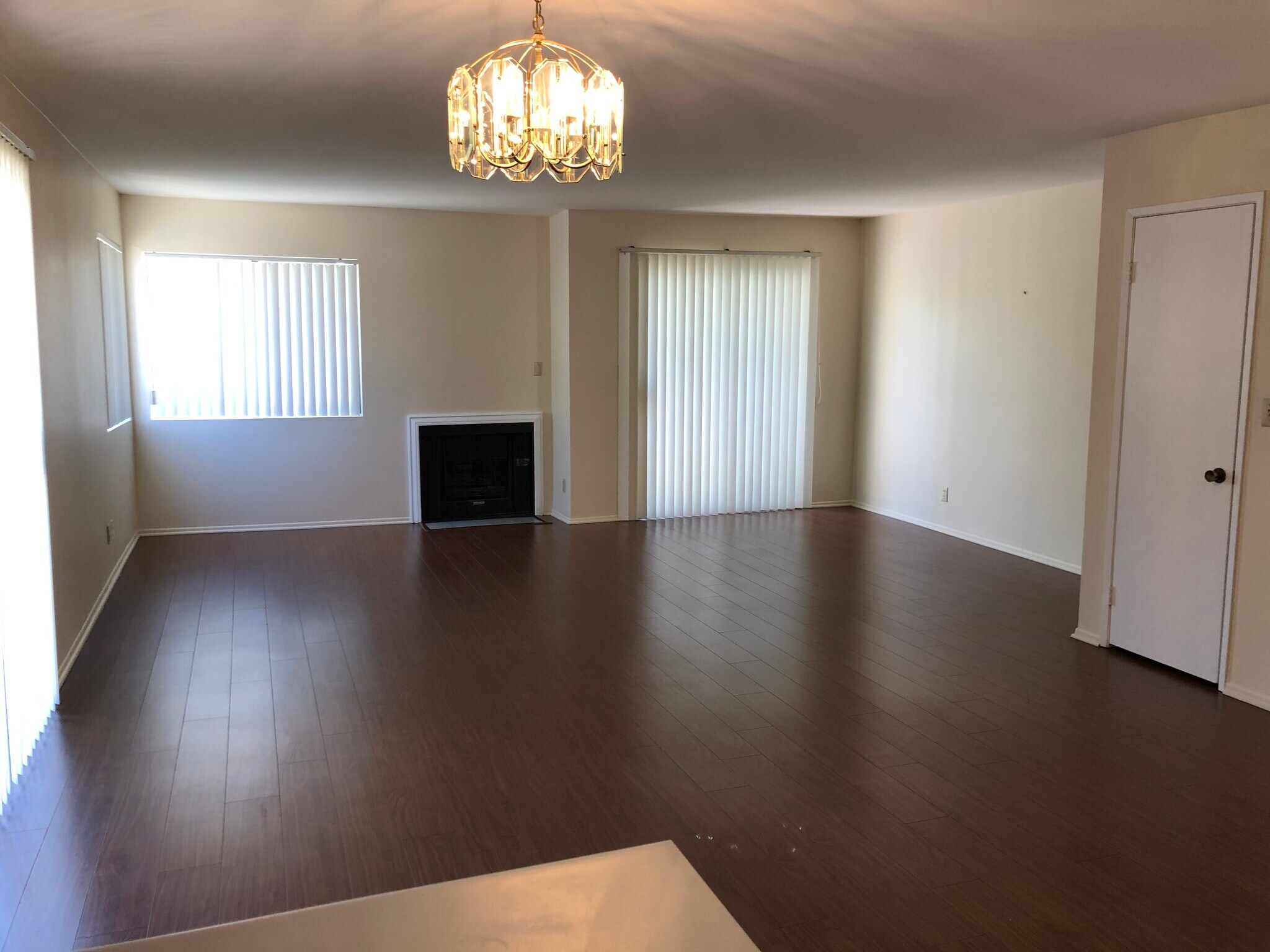 Building Photo - 401 W Dryden St