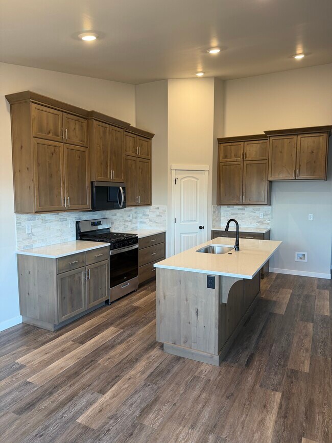 Building Photo - 2241 Great Basin Wy