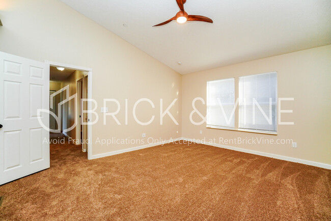 Building Photo - 530 Glen Oaks Dr