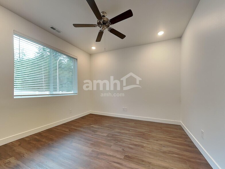 Building Photo - 7920 Selah St SW